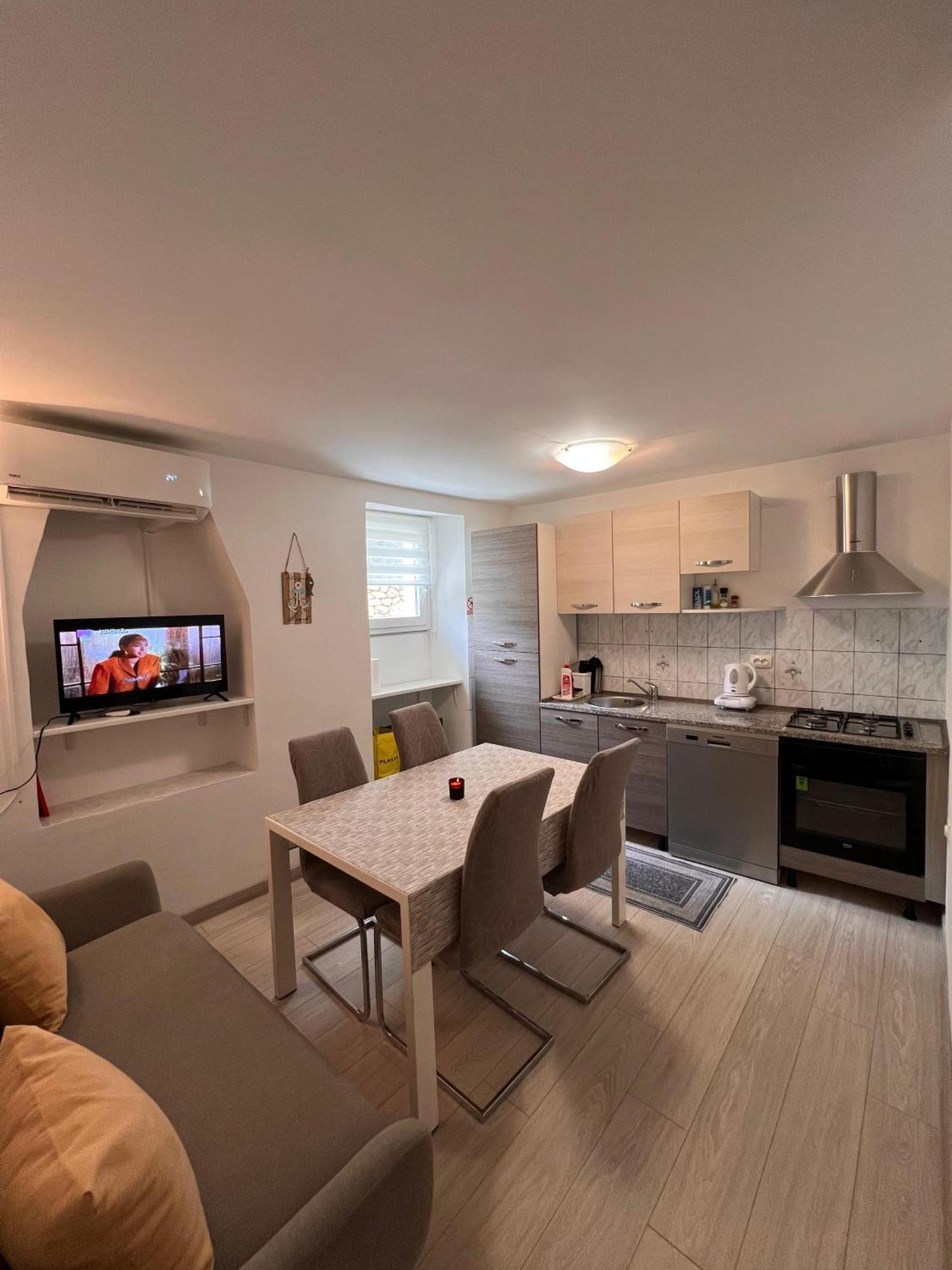 Apartman Gabriela Mali Losinj Ngoại thất bức ảnh